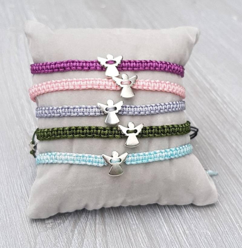 Schutzengel Armband Handgemachtes Makramee Engel Grosse Farbauswahl. Anhänger Engelchen Taufe Kommunion Firmung Glückbringer Gastgeschenk von LaDuchesseAgate
