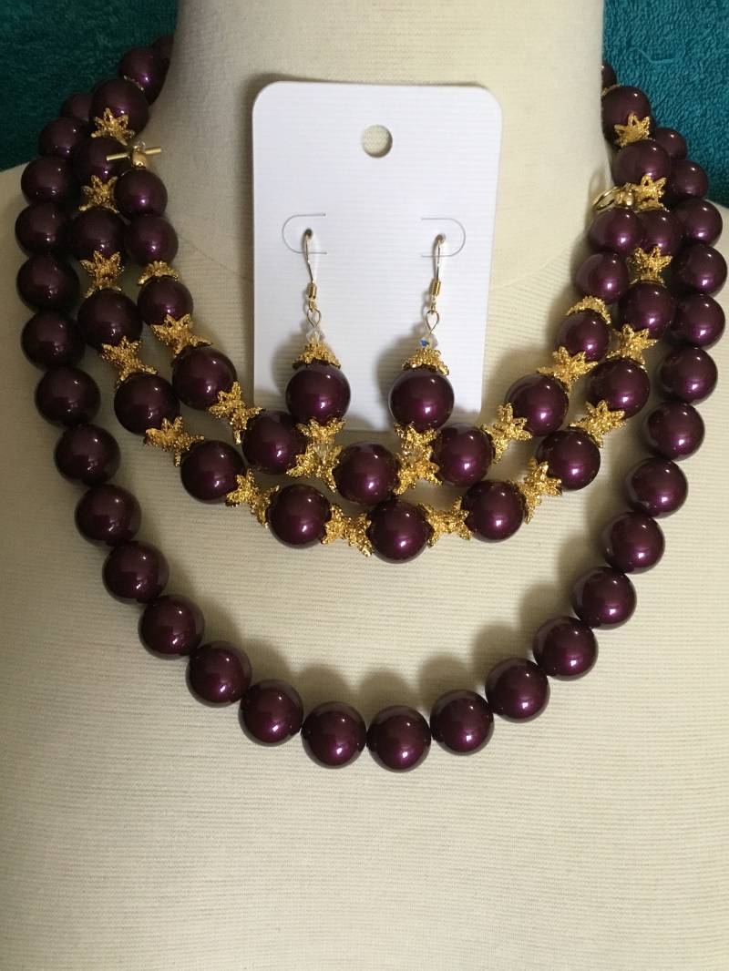 La'faye Regal Designs Von Dana, Brombeerperlen 2 Strang Set Mit Gold Perlenkappen Wedding Collection 2018 von LaFayeRegalDesigns