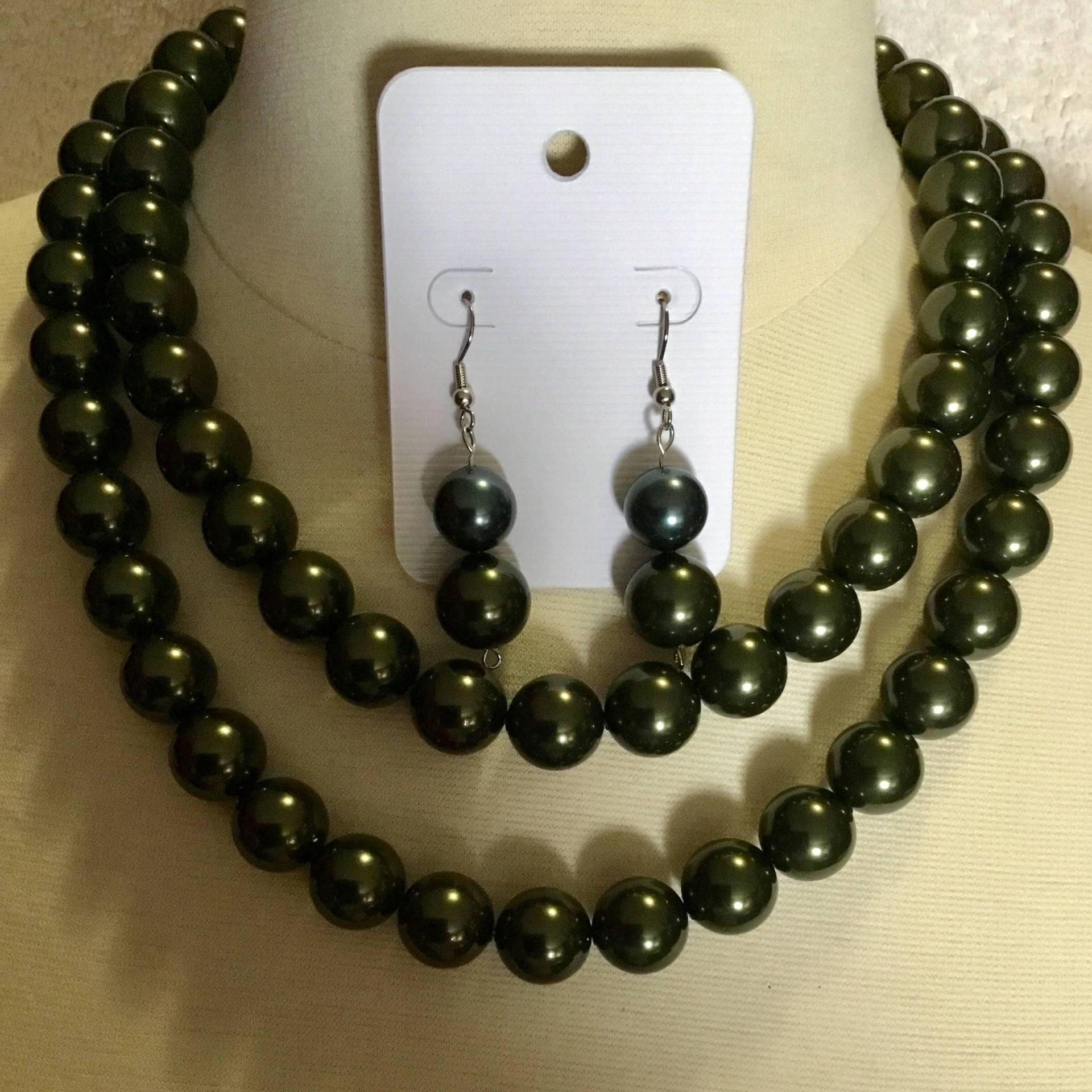 La'faye Regal Designs Von Dana, Dunkelgrün 2 Strang Halskette, 3 Armband Und Ohrringe La'faye Regal Designs Von Dana, Dunkelgrün 2 Strang Halskette, 3 Armband Und Ohrringe von LaFayeRegalDesigns