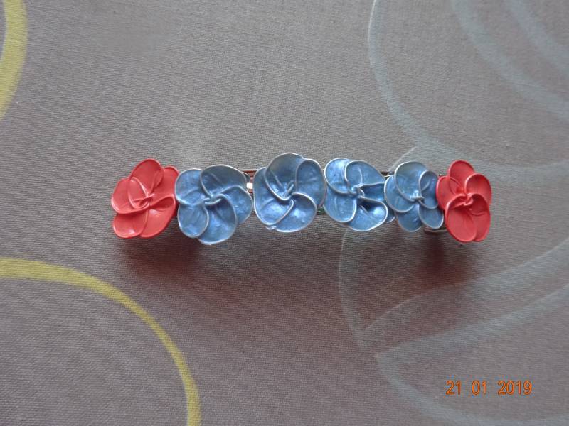 Haarspange Mit Frühlingsblumen Haarspange Mit Frühlingsblumen von LaFeeAlienor