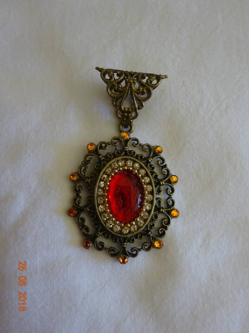 Rote Alienor Anhänger Rote Alienor Anhänger von LaFeeAlienor