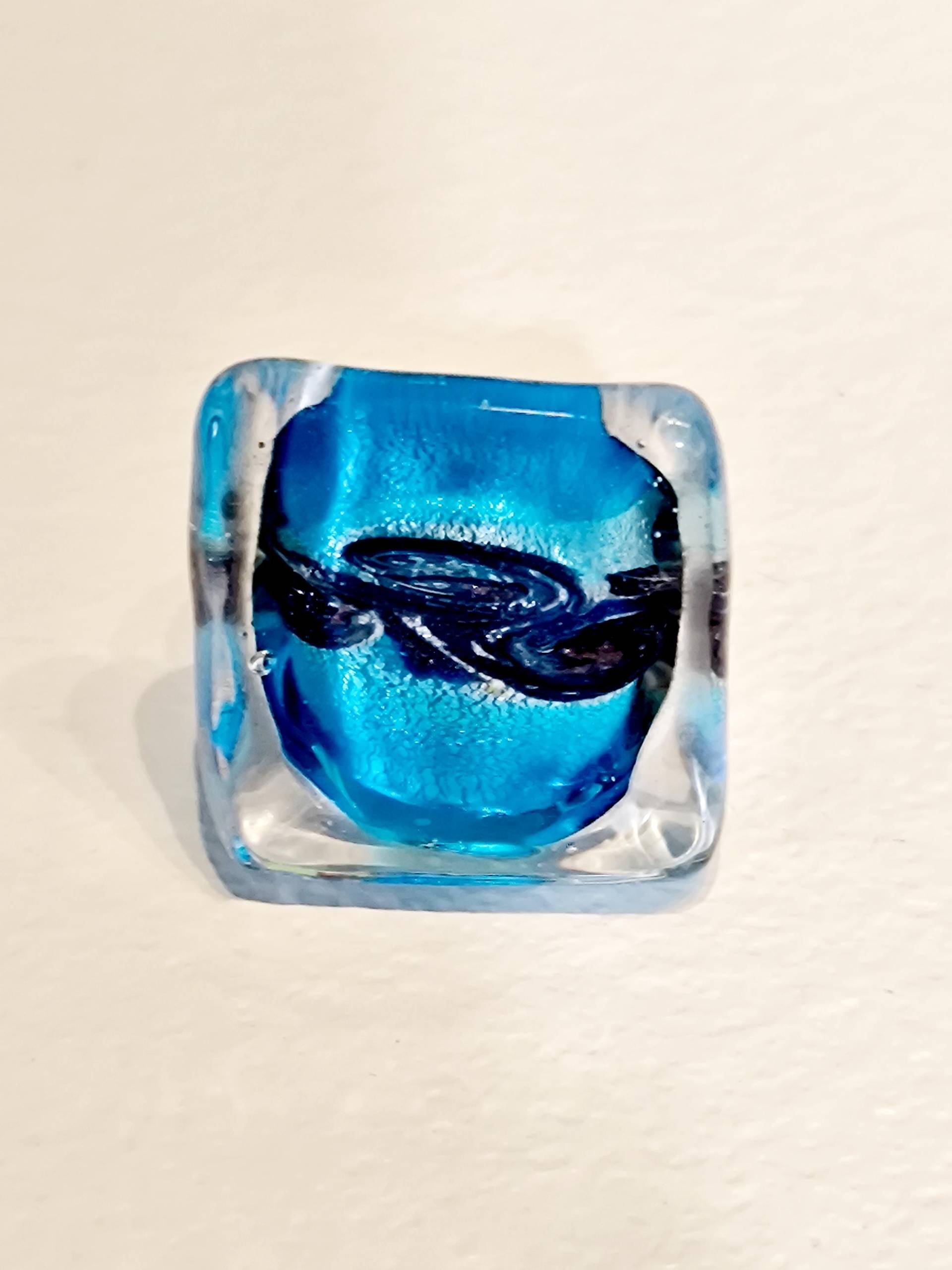 Cubo Aquario Acquamare Ring Mit Aventurin Aus Muranoglas Und Geschenkbox Cubo Aquario Acquamare Ring Mit Aventurin Aus Muranoglas Und Geschenkbox von LaFondazioneMurano