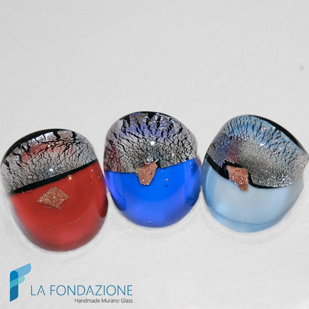 Gebrochener Silberring, Gewölbt Mit Aventurin Aus Muranoglas, Handgefertigt Geschenkbox Gebrochener Silberring, Gewölbt Mit Aventurin Aus Muranoglas, Handgefertigt Geschenkbox von LaFondazioneMurano
