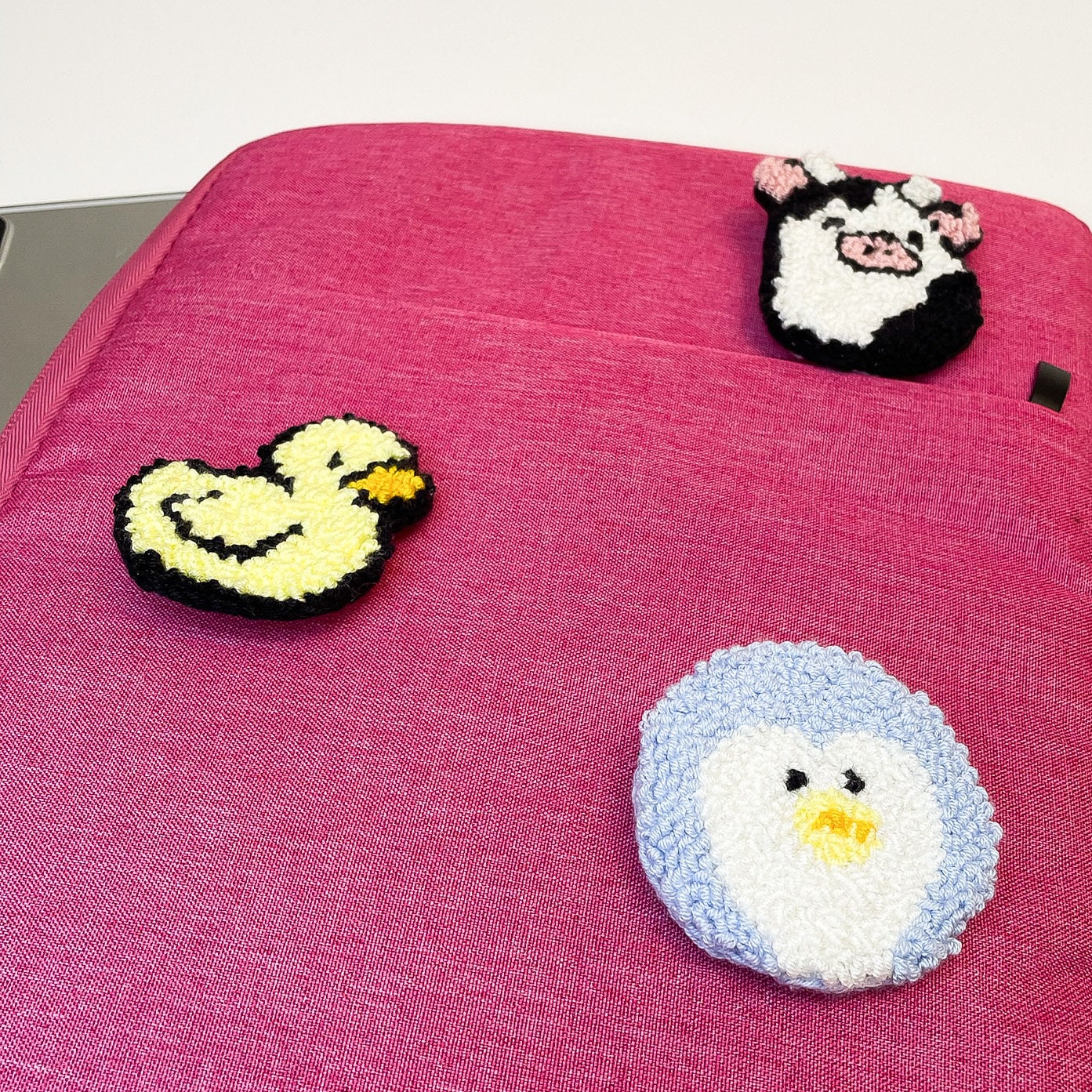 Handgemachte Lochnadeln Taschennadeln, Designed Punch Needle Cute Brosche Handgemachte Lochnadeln Taschennadeln, Designed Punch Needle Cute Brosche von LaGaiaDesign