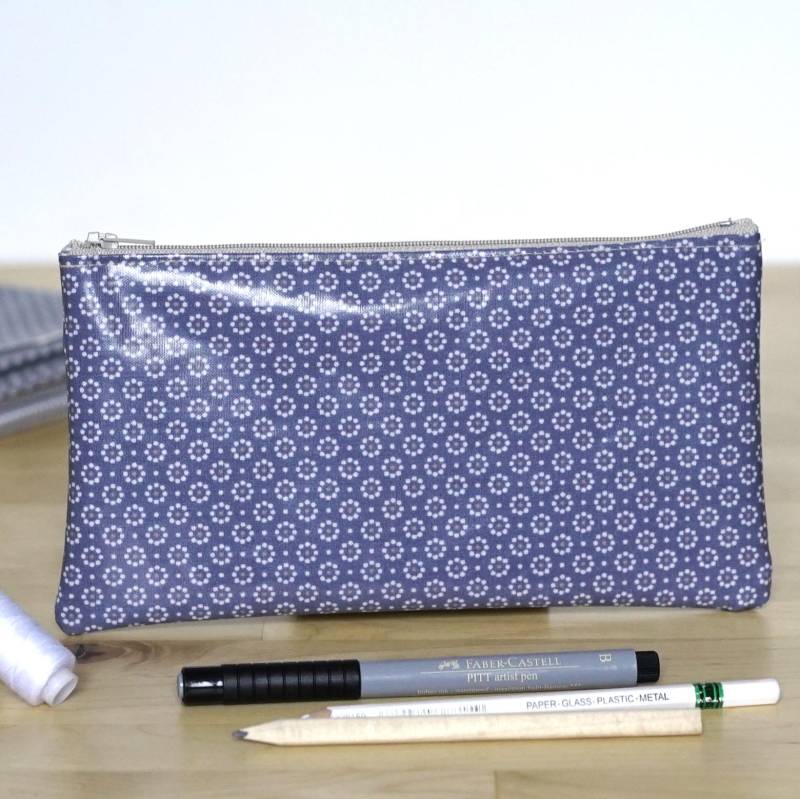 Blauer Gletscherstiftkasten Mit Weißen Mustern von LaGrangeADoudous