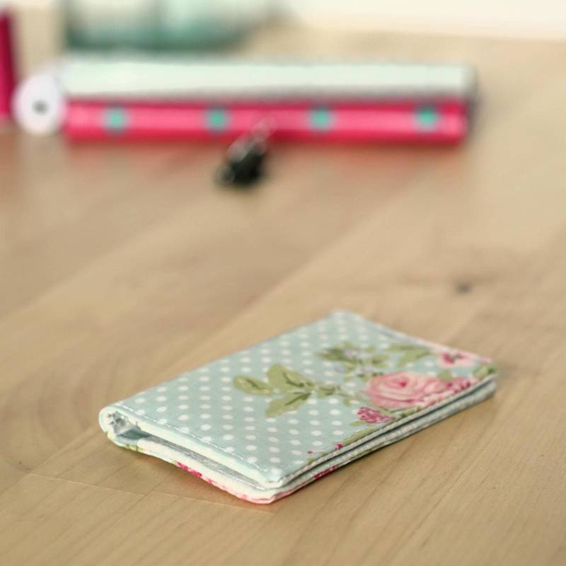 Türe Hellblaue Karten Mit Weißen Punkten Und Blumen von LaGrangeADoudous