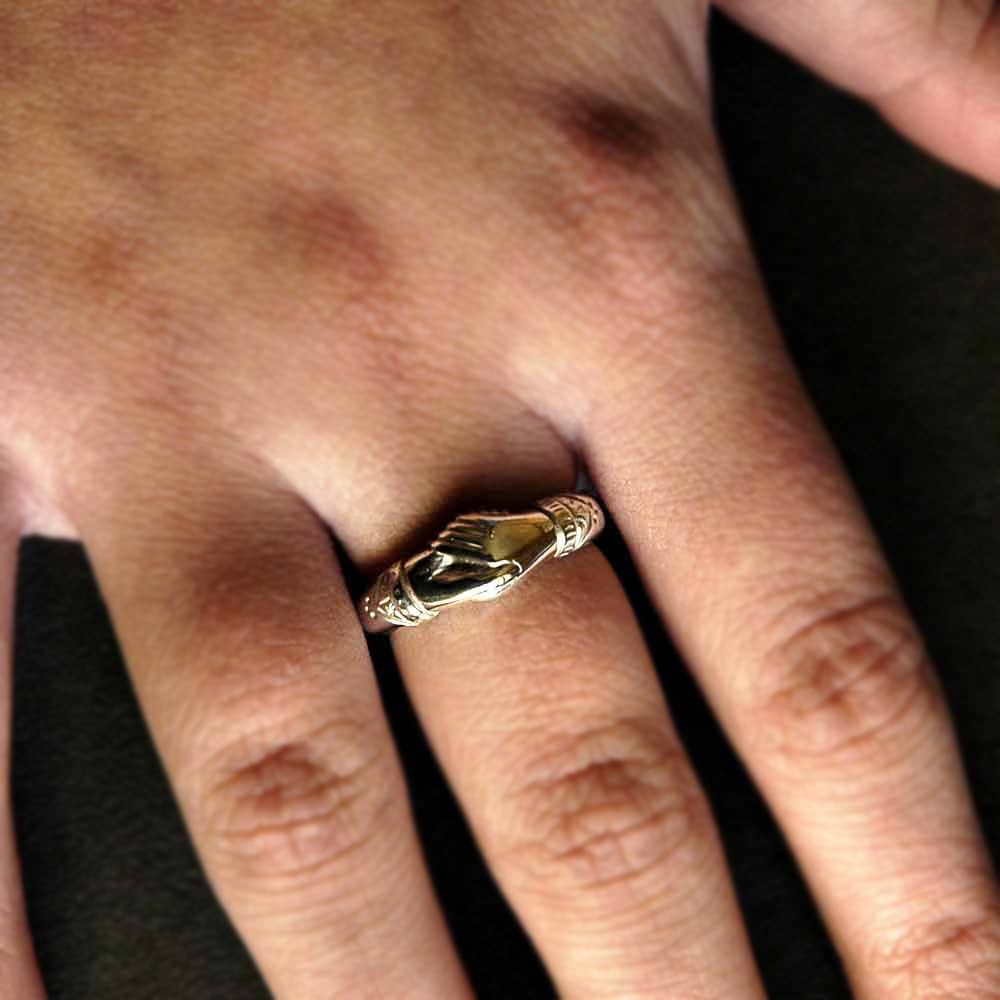 Fede Ring Aus Sterling Silber Ein Symbol Des Vertrauens, Freundschaft & Treue 1 von LaGrangeBijoux