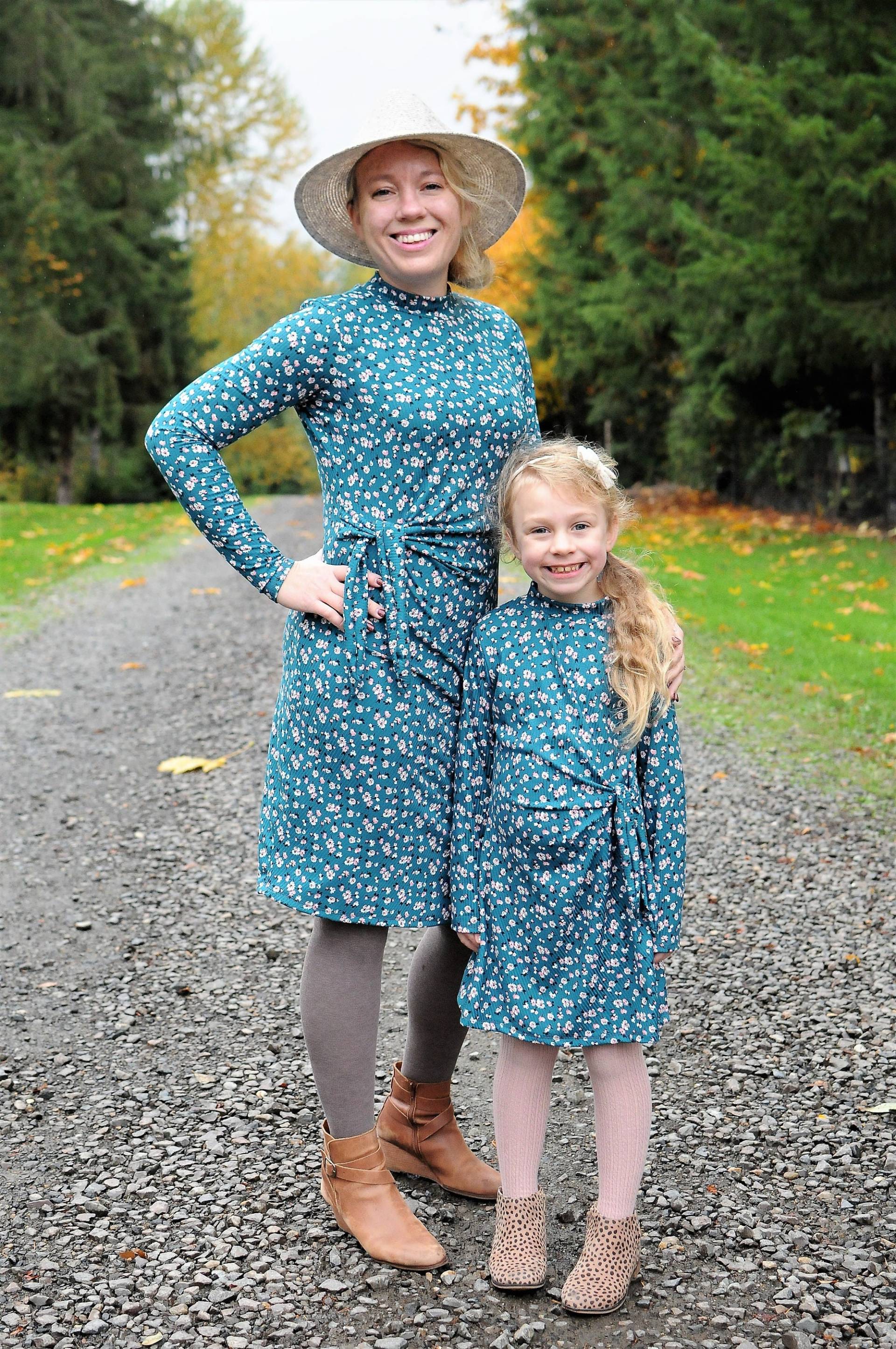 Mama Und Ich Kleider, Rippstrickkleider, Kleidung, Outfit, Mutter Tochter Side Tie Dress von LaIslaBoutique