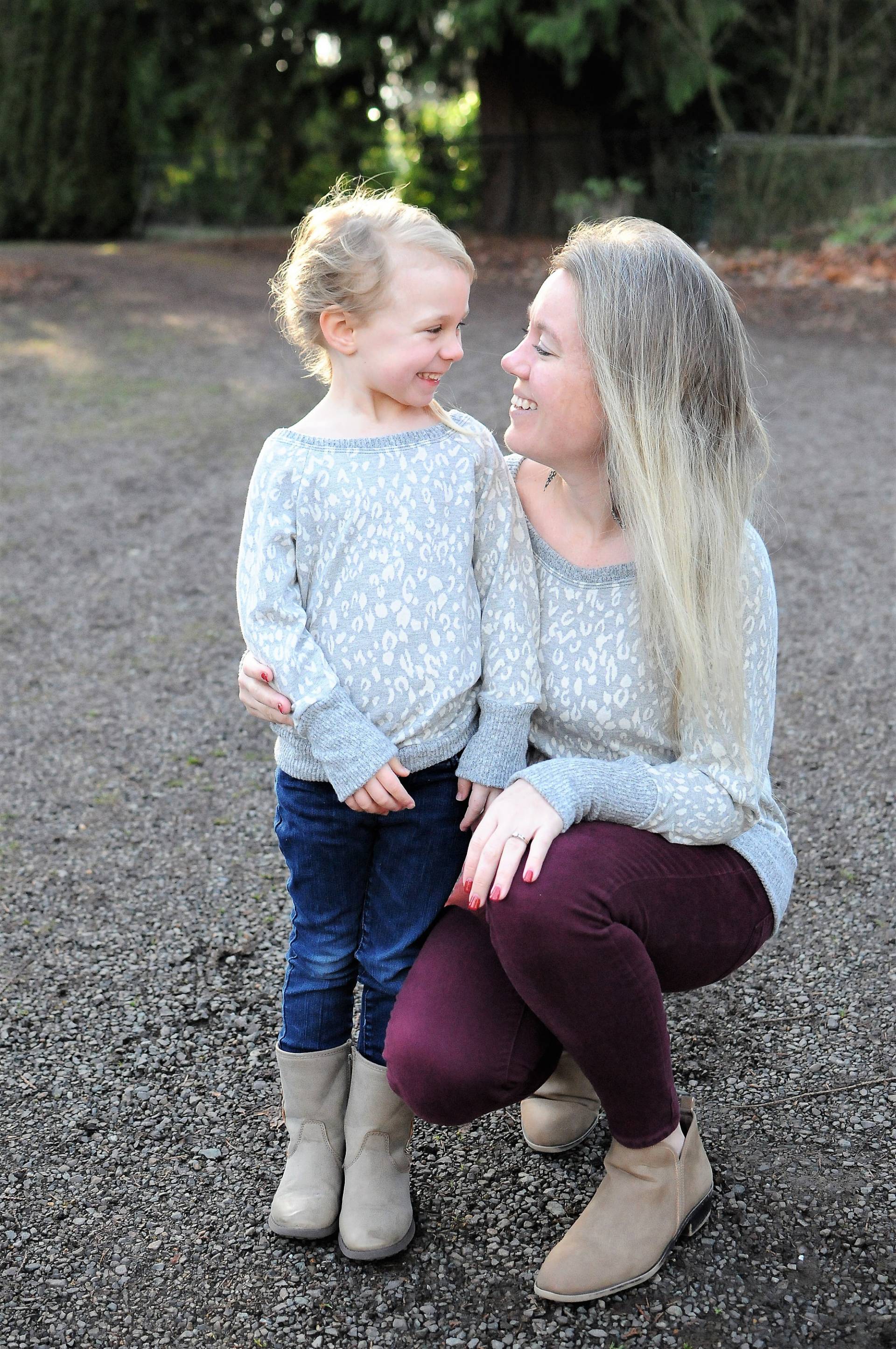 Mama Und Ich Shirts, Outfit, Leopard Baby Kleidung, Pullover, Grauer Leopard, Ich, Pullover von LaIslaBoutique