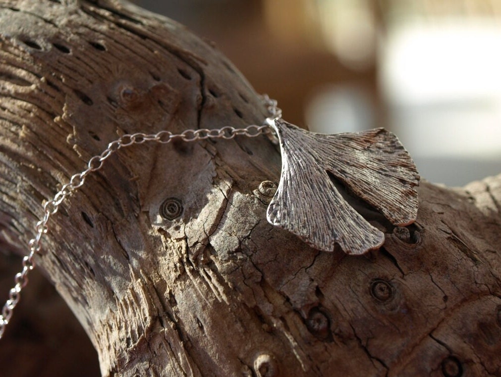sterling Silber Ginkgo Biloba Halskette, Natur Inspirierte Anhänger, Inspirierter Schmuck von LaJOYajewelryShop