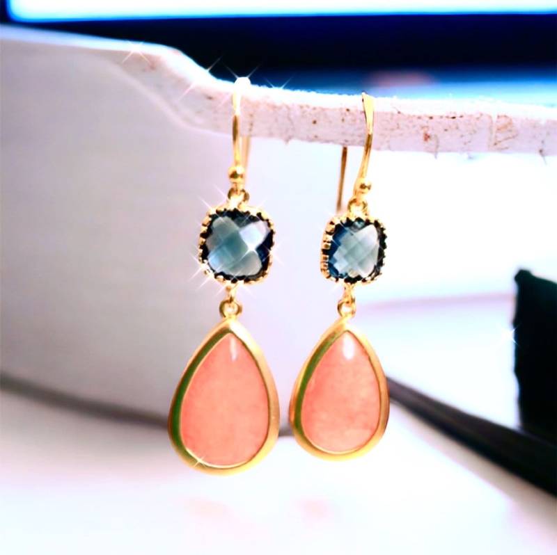 Coral Pink Teardrop Ohrringe Vergoldeter Brautschmuck von LaLaCrystal