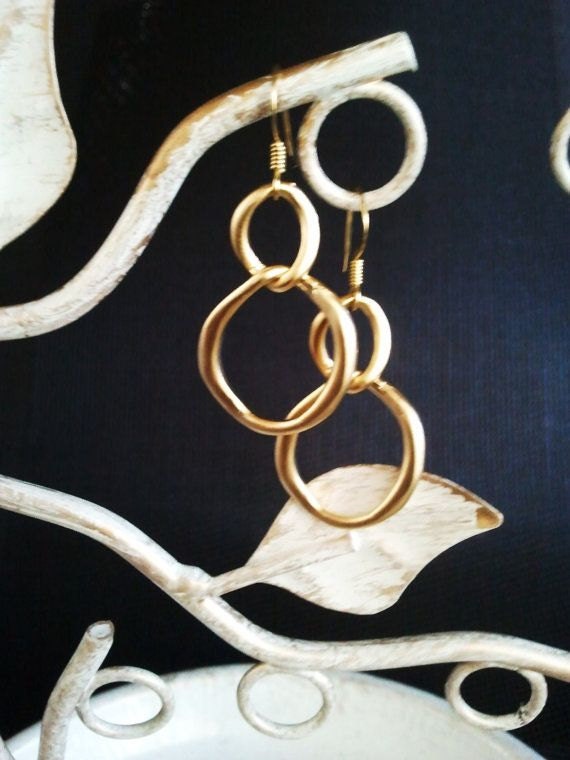 Gold Unendlich Ohrringe Matt Link Kreis, Brautschmuck von LaLaCrystal