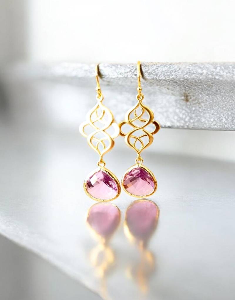 Lavendel Lila Chandelier Ohrringe Vergoldeter Brautschmuck von LaLaCrystal