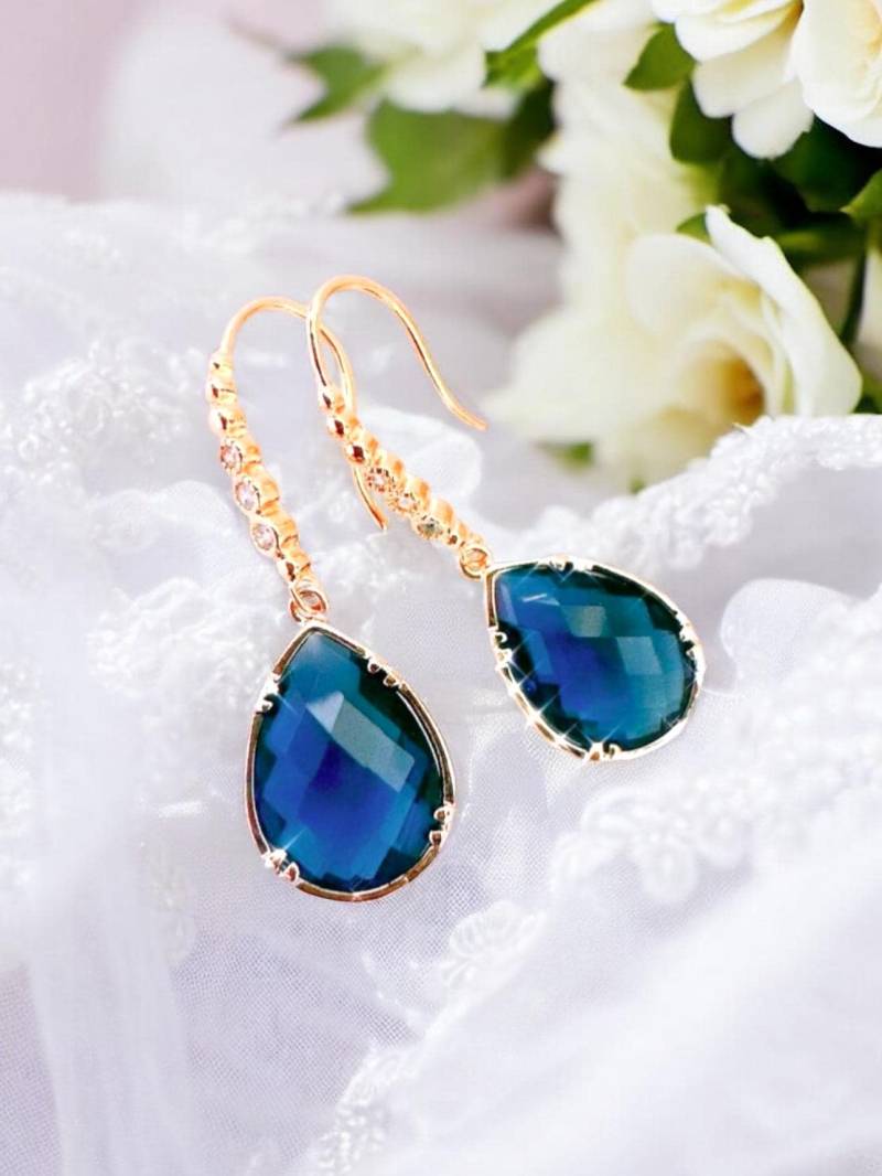 Saphir Blaue Glas Ohrringe Vergoldet Brautschmuck September Geburtsstein Geburtstagsgeschenke von LaLaCrystal