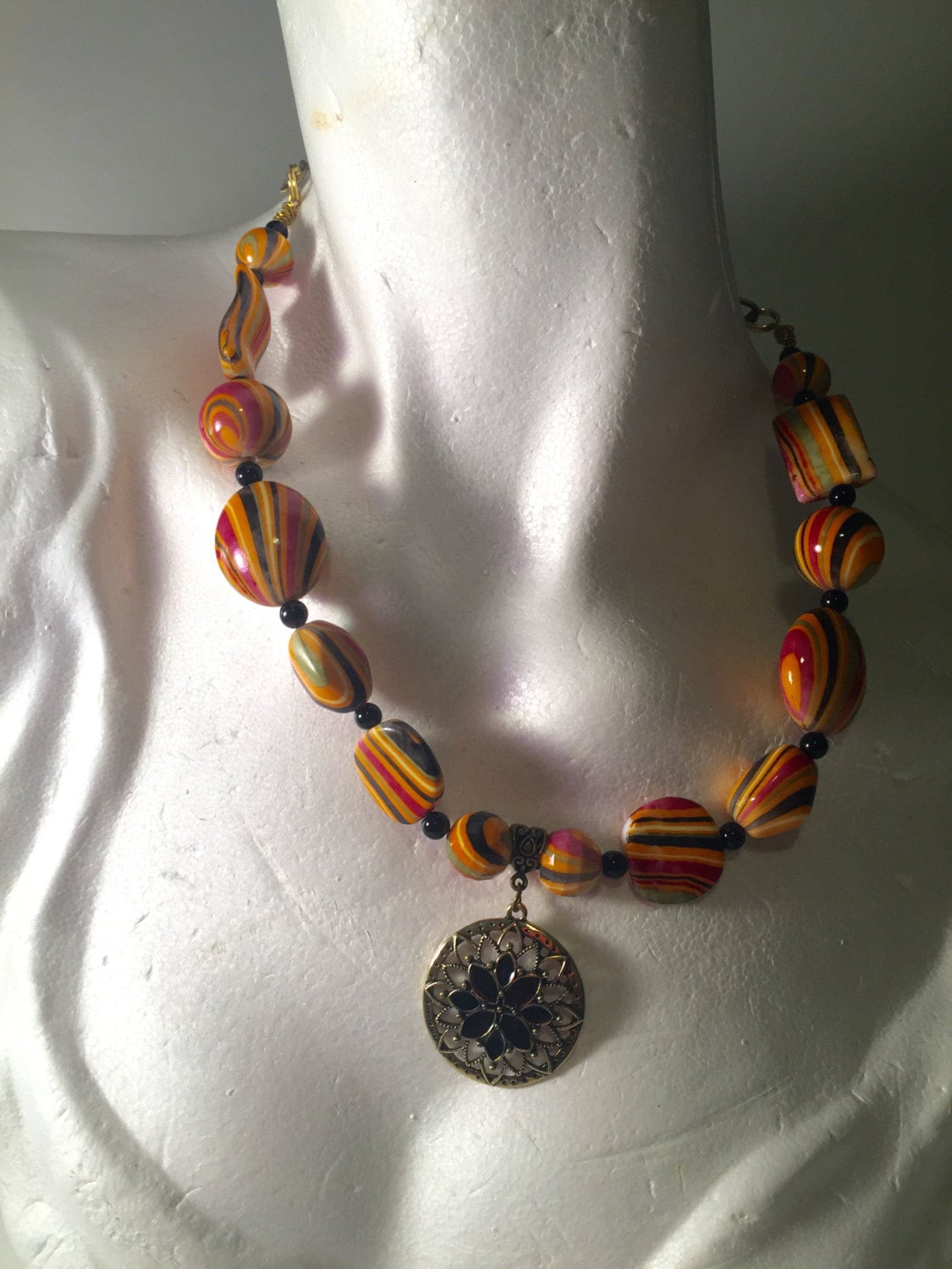 Perlen Statement Charm Halskette von LaLaReaRea