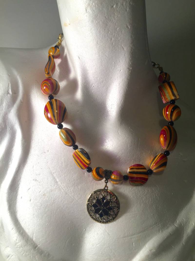 Perlen Statement Charm Halskette von LaLaReaRea