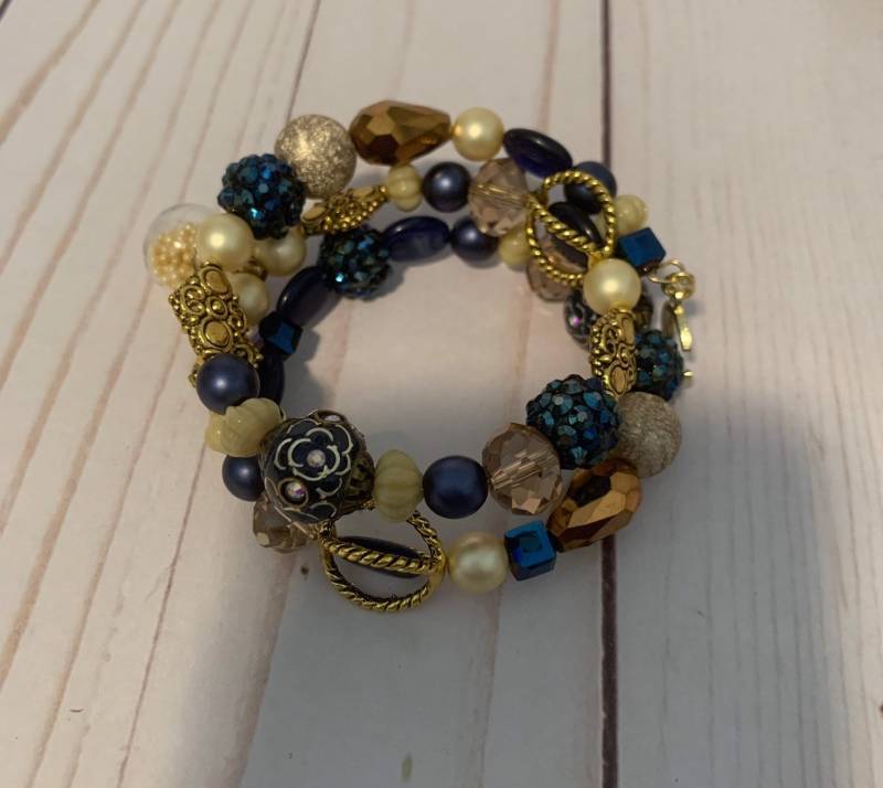 Speicher Draht Perlen Armband Speicher Draht Perlen Armband von LaLaReaRea