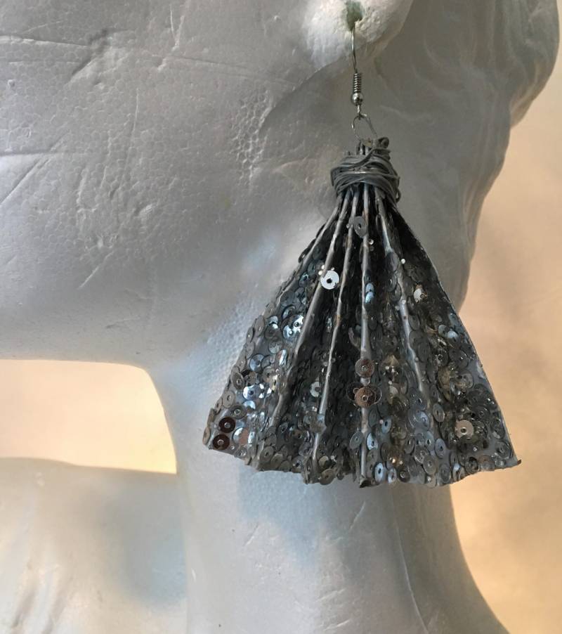 Splitter Pailletten Papier Fan Ohrringe von LaLaReaRea