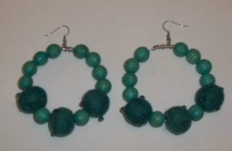 Wolle & Holz Kugel Hängen Creolen von LaLaReaRea