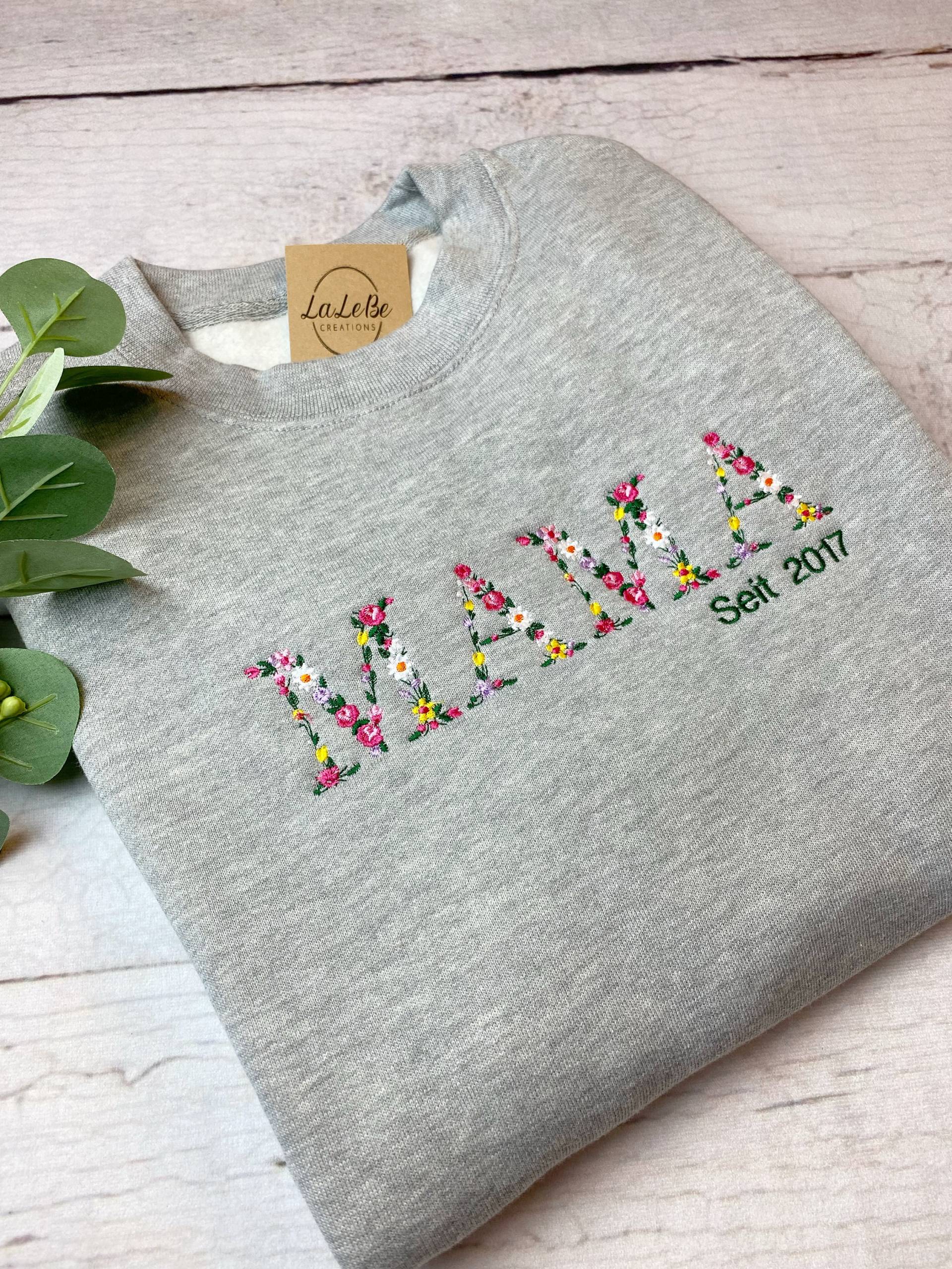 Mama Sweatshirt Personalisiert Mit Geburtsjahrgang, Floral Mom Hoodie, Geschenk Zum Valentinstag von LaLeBeCreations