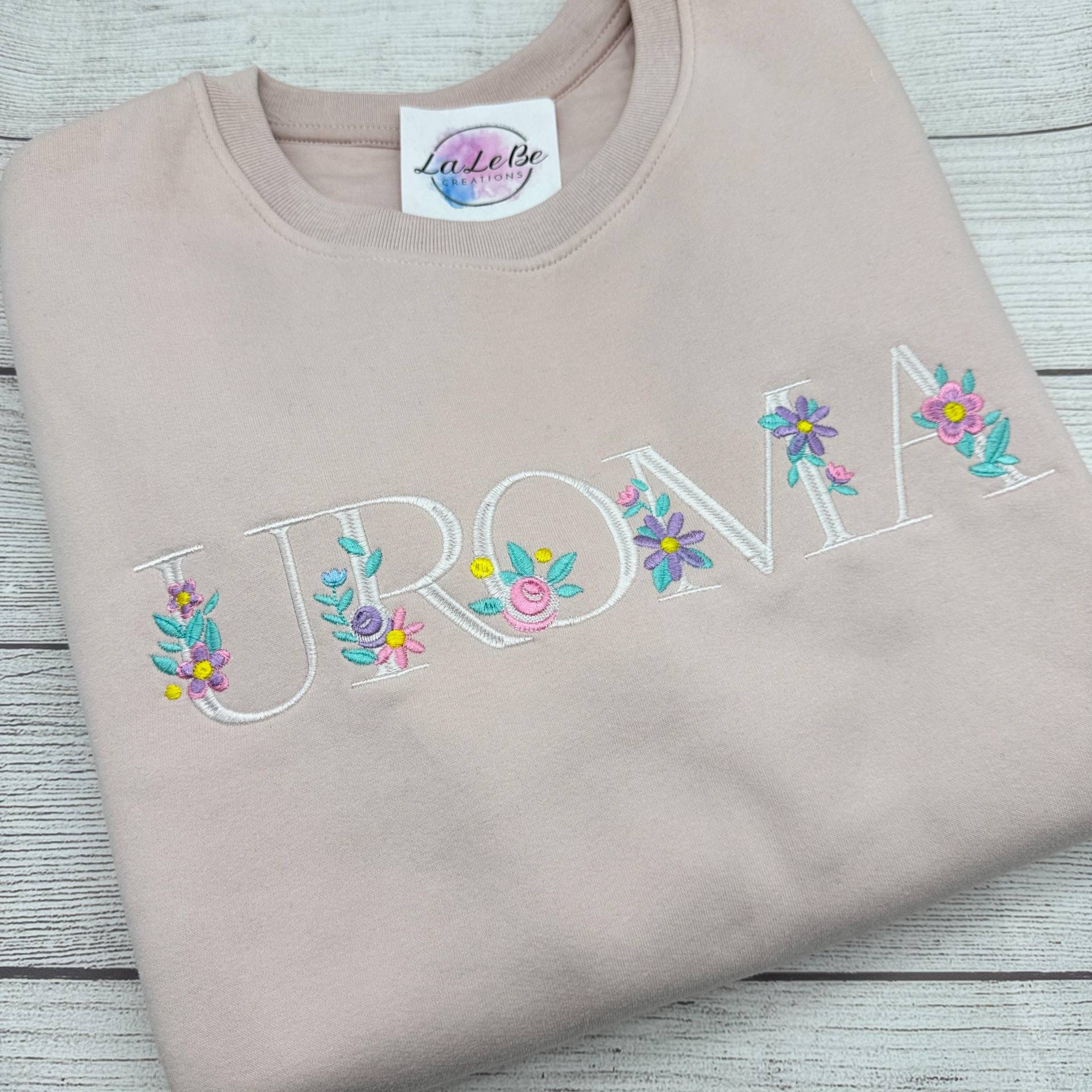Personalisierter Blumen-Sweatshirt Ein Einzigartiges Geschenk Für Sie, Zum Weihnachten von LaLeBeCreations
