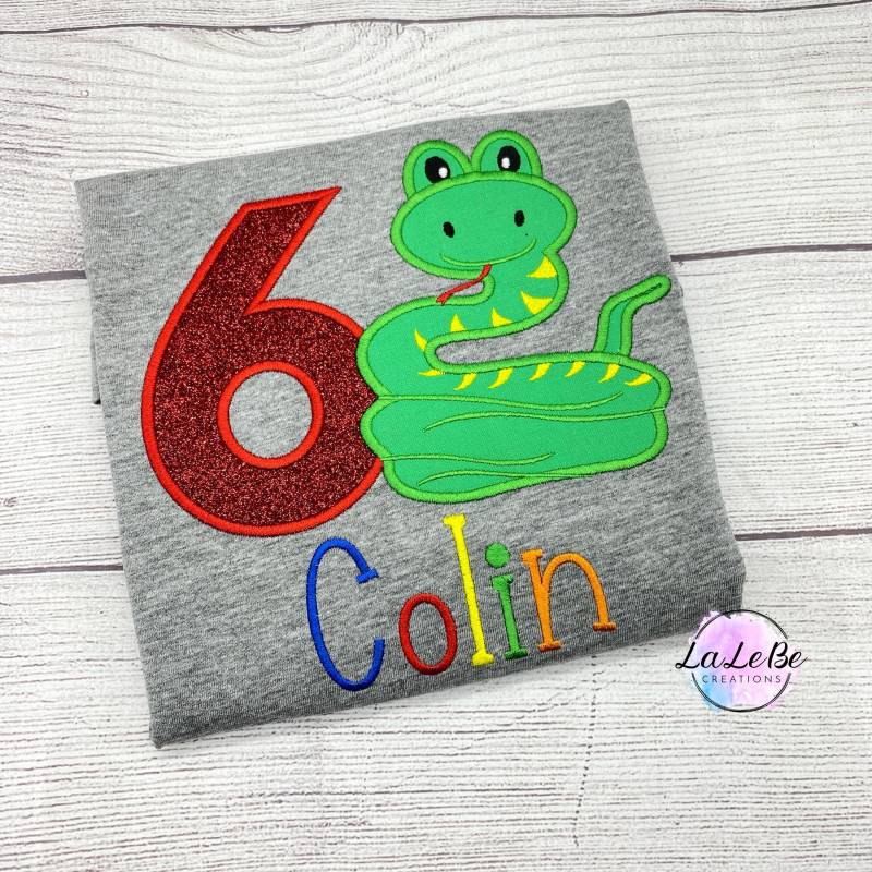 Personalisiertes Geburtstags-T-Shirt Mit Schlange Als Motiv - Name, Alter & Glitzer von LaLeBeCreations