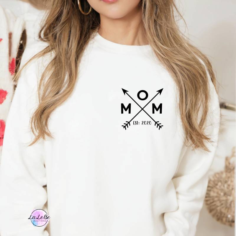 Sweatshirt Mama Mit Dem Geburtsjahr Des Kindes. Geschenk Der Mutter. Personalisierter Pullover Als Weihnachtsgeschenk von LaLeBeCreations