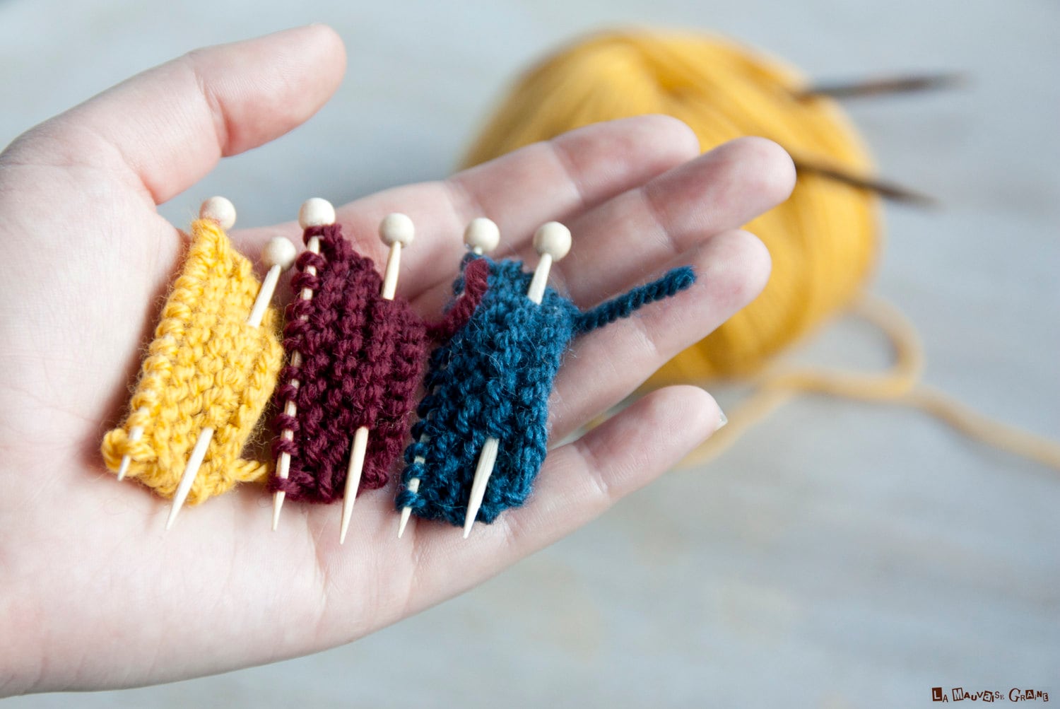 Set Mit 3 Miniatur-strickbroschen| Reine Wolle | Gestrickte Brosche von LaMauvaiseGraine