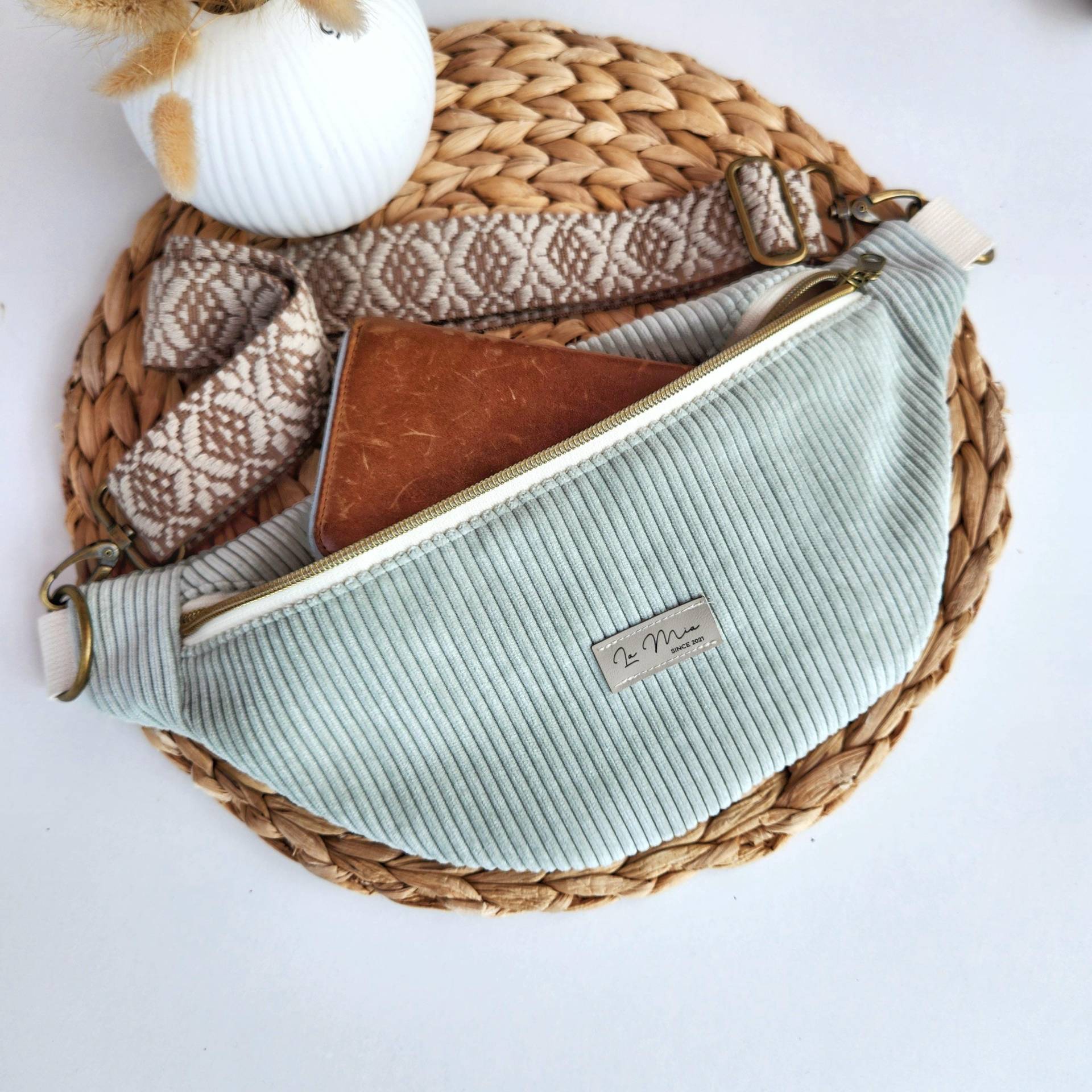 Cord Bauchtasche Mint Mit Abnehmbarem Gurt, Damen Gürteltasche, Crossbody Umhängetasche, Hip Bag von LaMiaDE