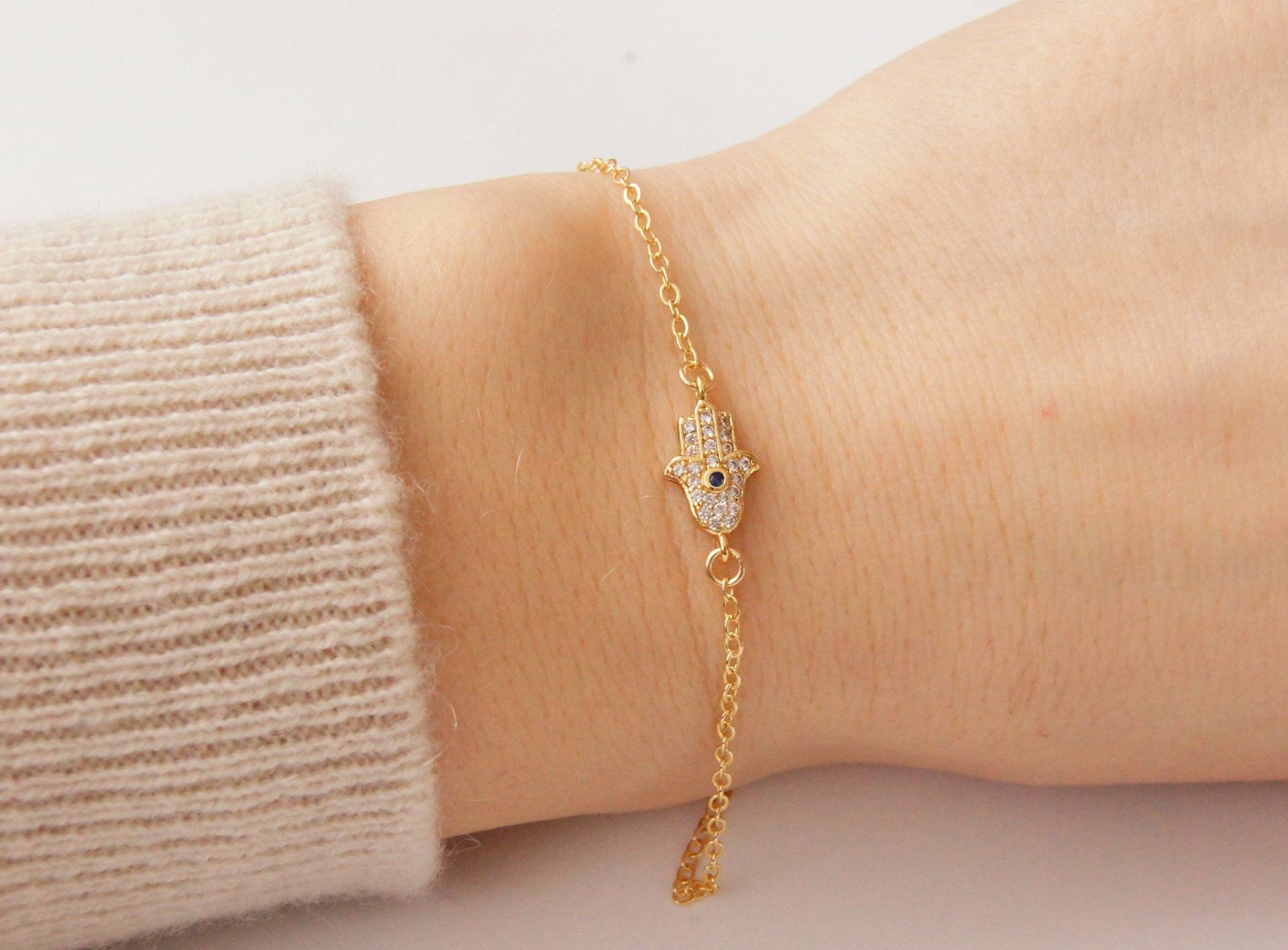 Hamsa Armband, Gold Armban in Gold Hamsa Armband, Gold Armban in Gold von LaModestie