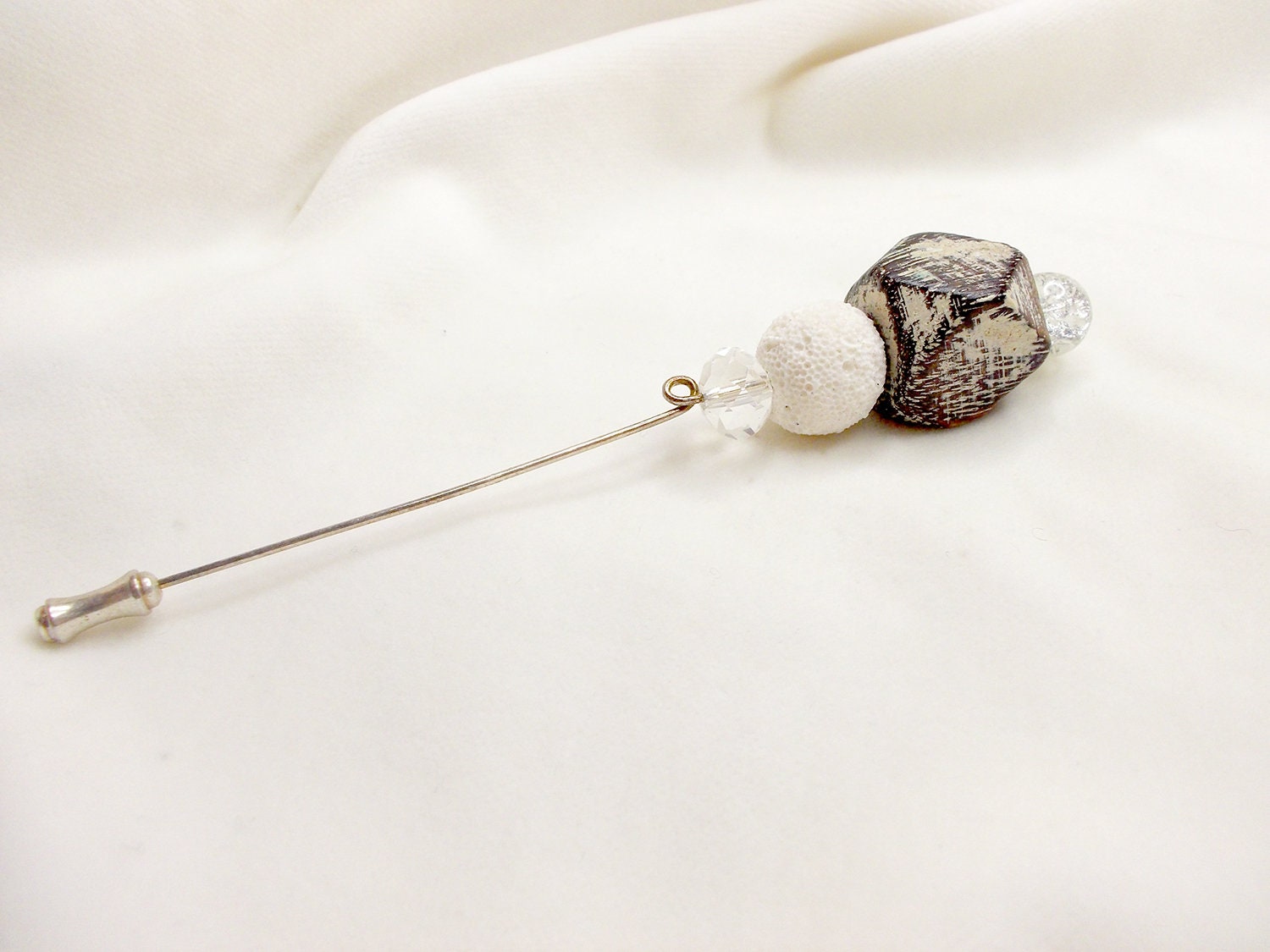 Handgemachte Brosche Für Sommerlooks Mit Elementen Aus Holz, Koralle Und Glas von LaMouetteJewels