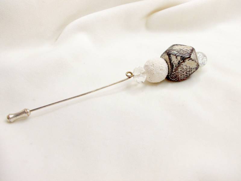 Handgemachte Brosche Für Sommerlooks Mit Elementen Aus Holz, Koralle Und Glas von LaMouetteJewels