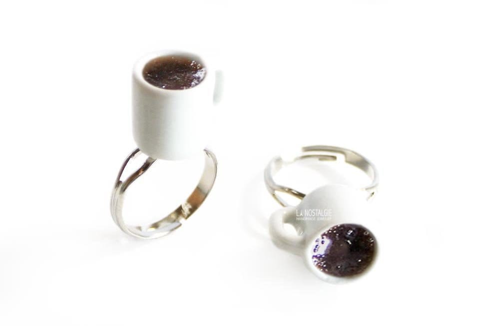 1Pc Kaffeetasse Ring Niedlich Essen Schmuck Einfache Minimalist Statement Ringe Koffein Ich Liebe Kaffee Liebhaber Geschenke Für Freundin Mutter 1Pc Kaffeetasse Ring Niedlich Essen Schmuck Einfache Minimalist Statement Ringe Koffein Ich Liebe Kaffee Liebhaber Geschenke Für Freundin Mutter von LaNostalgieJewelry