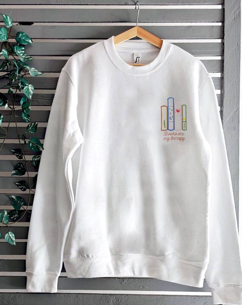 Bestickter Buch Hoodie Damen Geschenk | Sweatshirt Buchliebhaber Leseratte Geschenke Geburtstag Freundin Leser Für Sie von LaNuvDesign