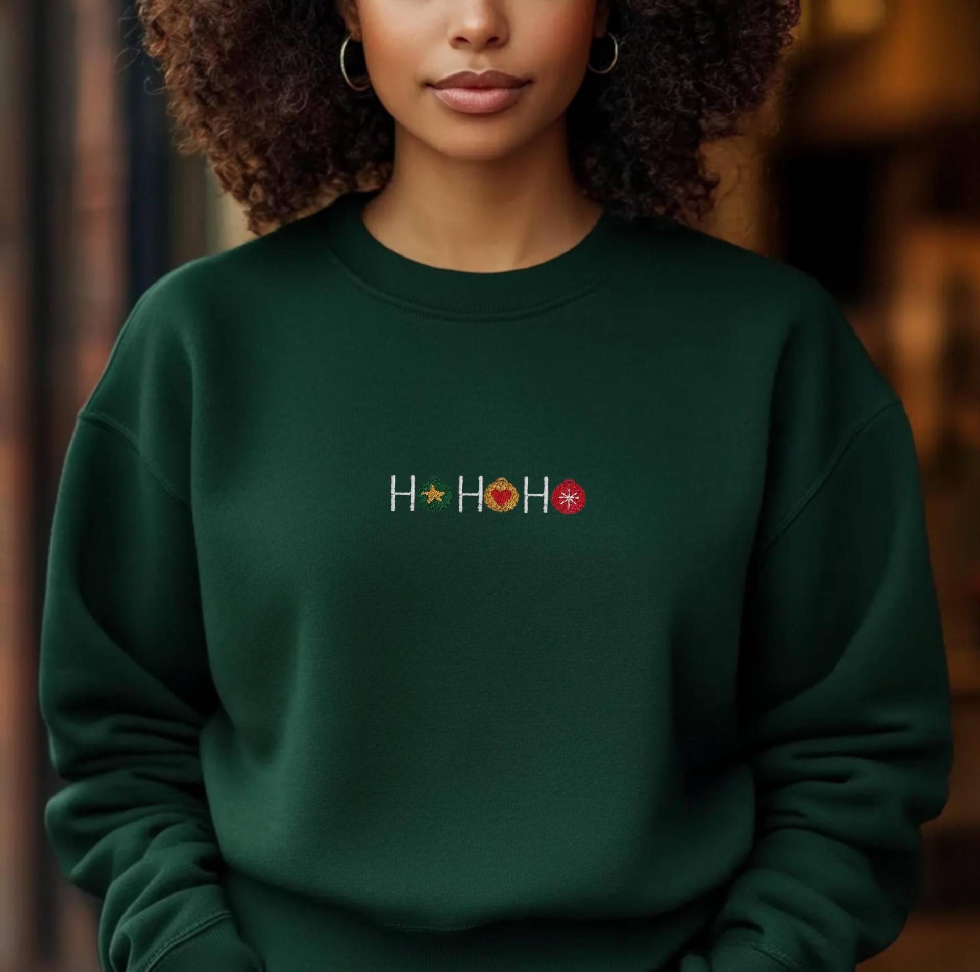 Weihnachtspullover Besetzt | Weihnacht Hoodie Mit Christbaumkugeln Geschenk Weihnachten Familie & Freunde Weihnachtsgeschenke Frau von LaNuvDesign