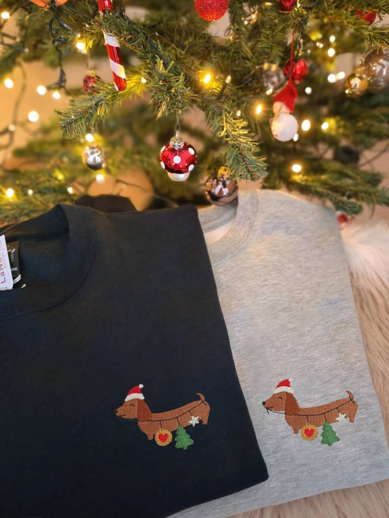Weihnachtspullover Dackel Besetzt | Lustiger Hunde Pulli Weihnachten Geschenk Hundeliebhaber Hoodie Damen Herren Familie von LaNuvDesign