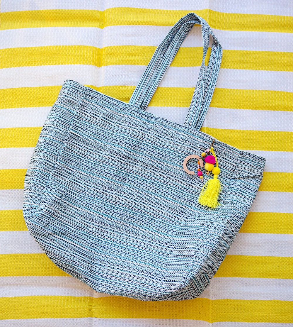 Große Strandtasche Personalisiert/Brautjungfern-Strandtasche Mit Individuellem Quasten-Schlüsselanhänger Übergroße Wochenendtasche Große Strandtasche Personalisiert/Brautjungfern-Strandtasche Mit Individuellem Quasten-Schlüsselanhänger Übergroße Wochenendtasche von LaPasoBien