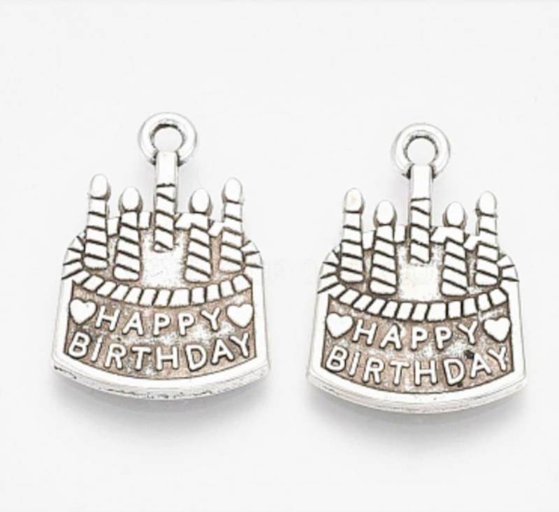 Anhänger Happy Birthday Geburtstag Torte Geschenk Schmuck Basteln Kette Selber Machen Mädchen Diy Freundin Einladung Sawi Kuchen von LaPerlaDiSaWi