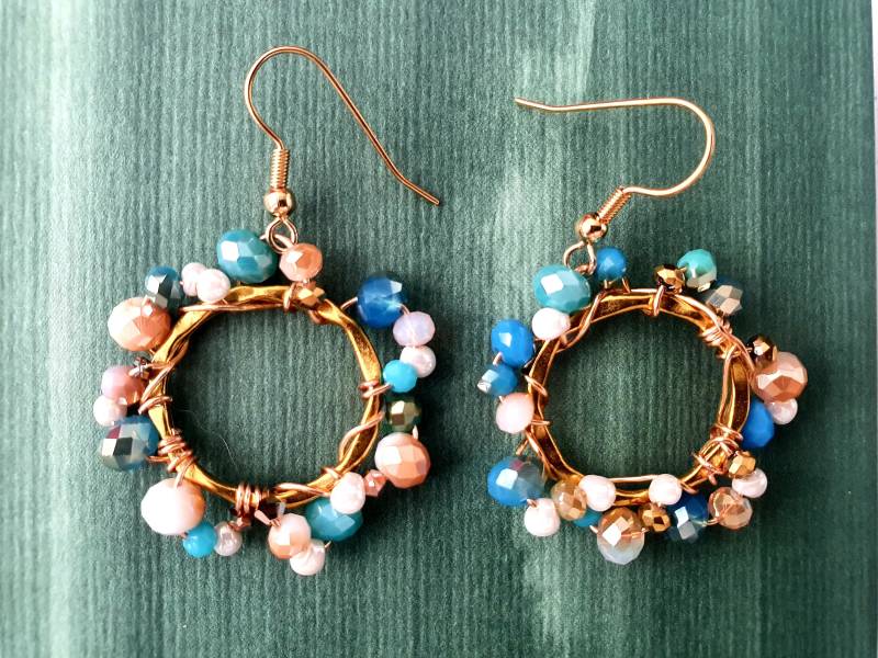 Boho-Perlohrringe Festival Vibes | Handmade, Verschiedenfarbig von LaPerlabySarah