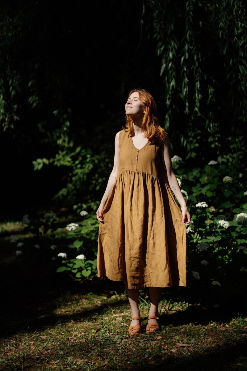 Ärmelloses Leinenkleid Astrid Langes Sommerkleid Mit Taschen von LaPetiteAlice