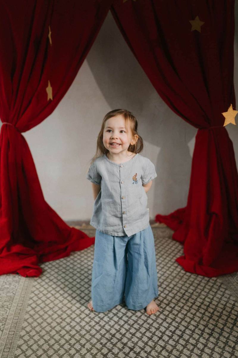 Baby Leinenhemd Sommerliche Unisex Kleidung Mit Kokosnussknöpfen von LaPetiteAlice