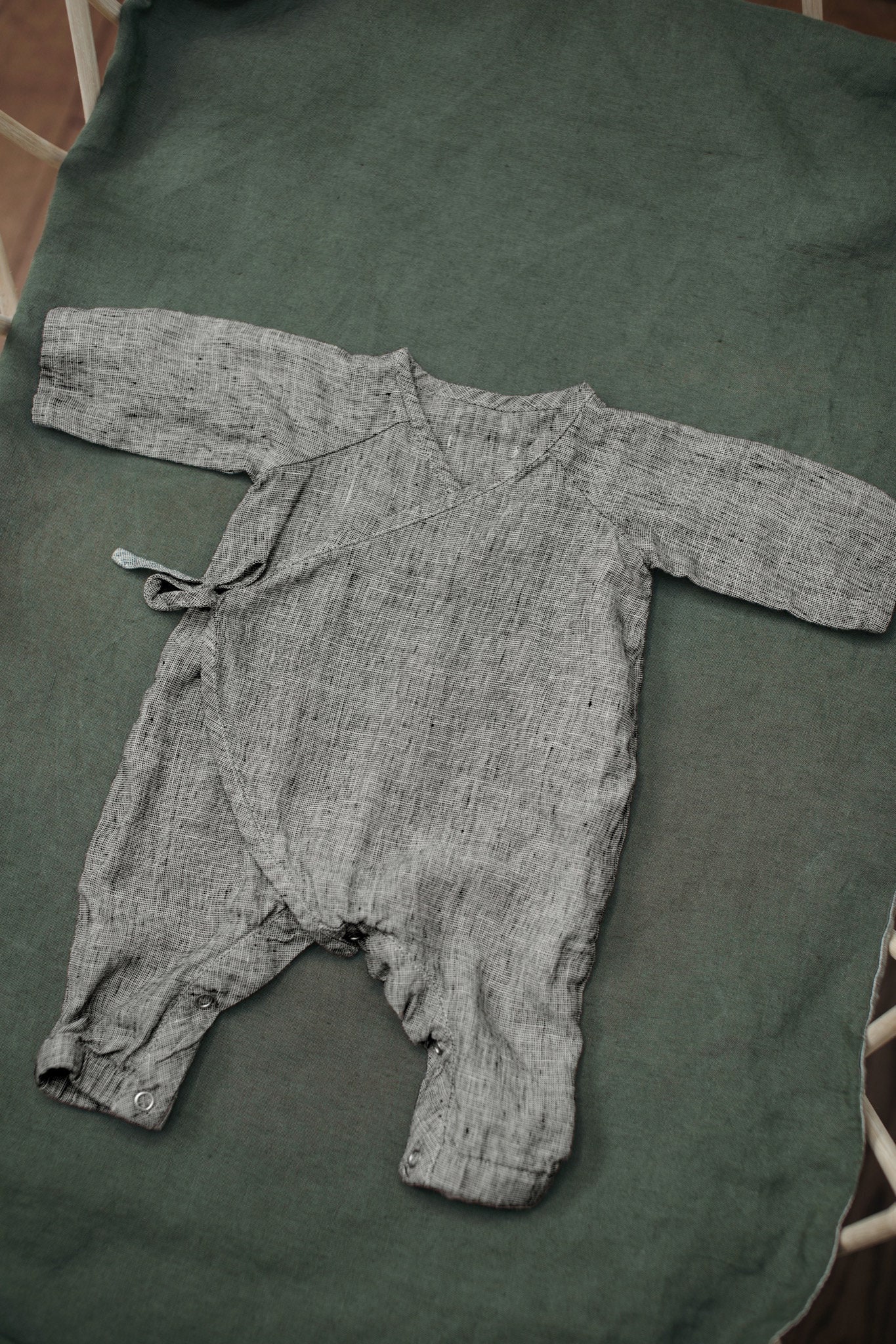 Baby Wickelstrampler Aus Leinen Bio Strampler, Bestickt von LaPetiteAlice