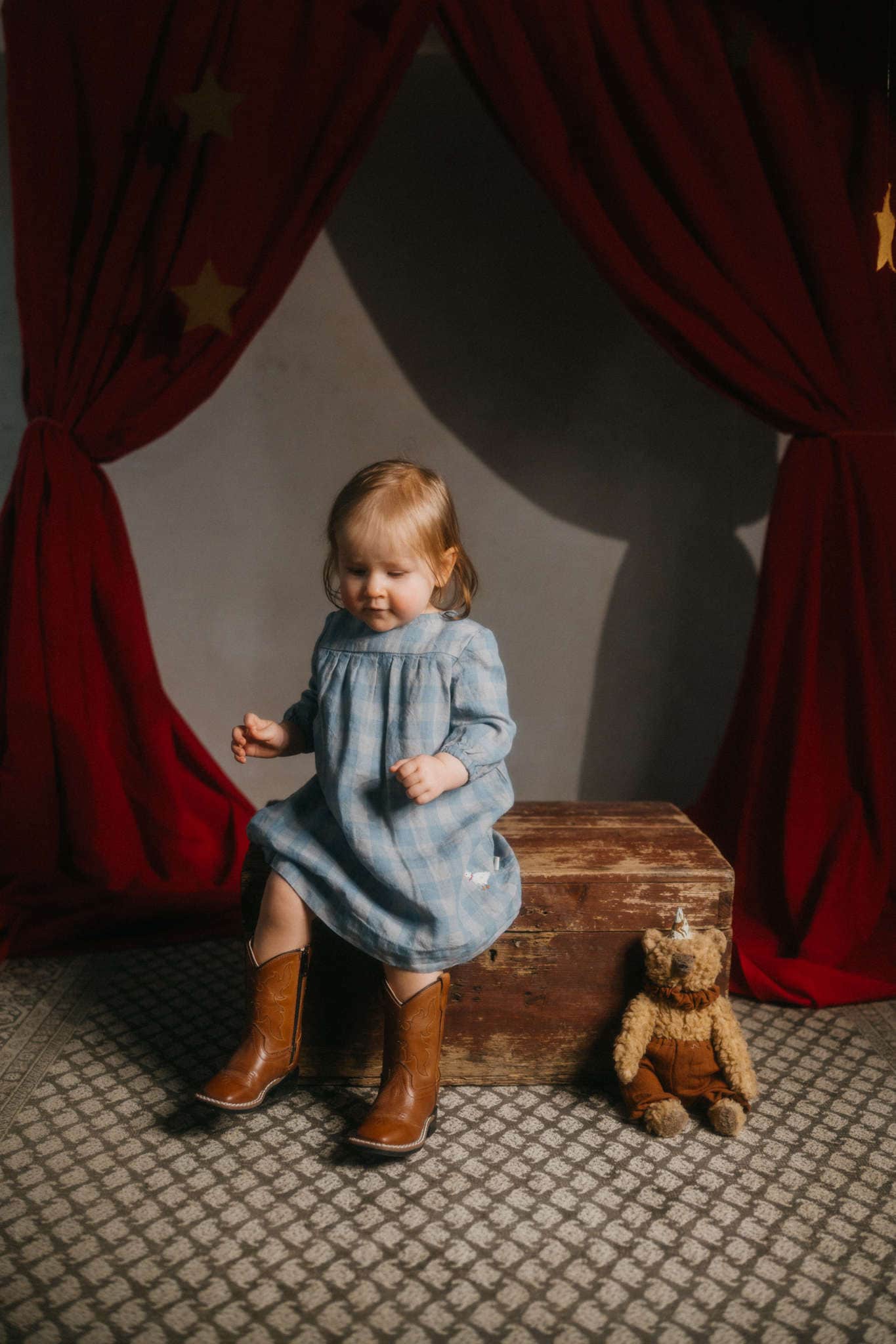 Blaues Leinen Babykleid Mit Langen Ärmeln Und Optionaler Stickerei von LaPetiteAlice