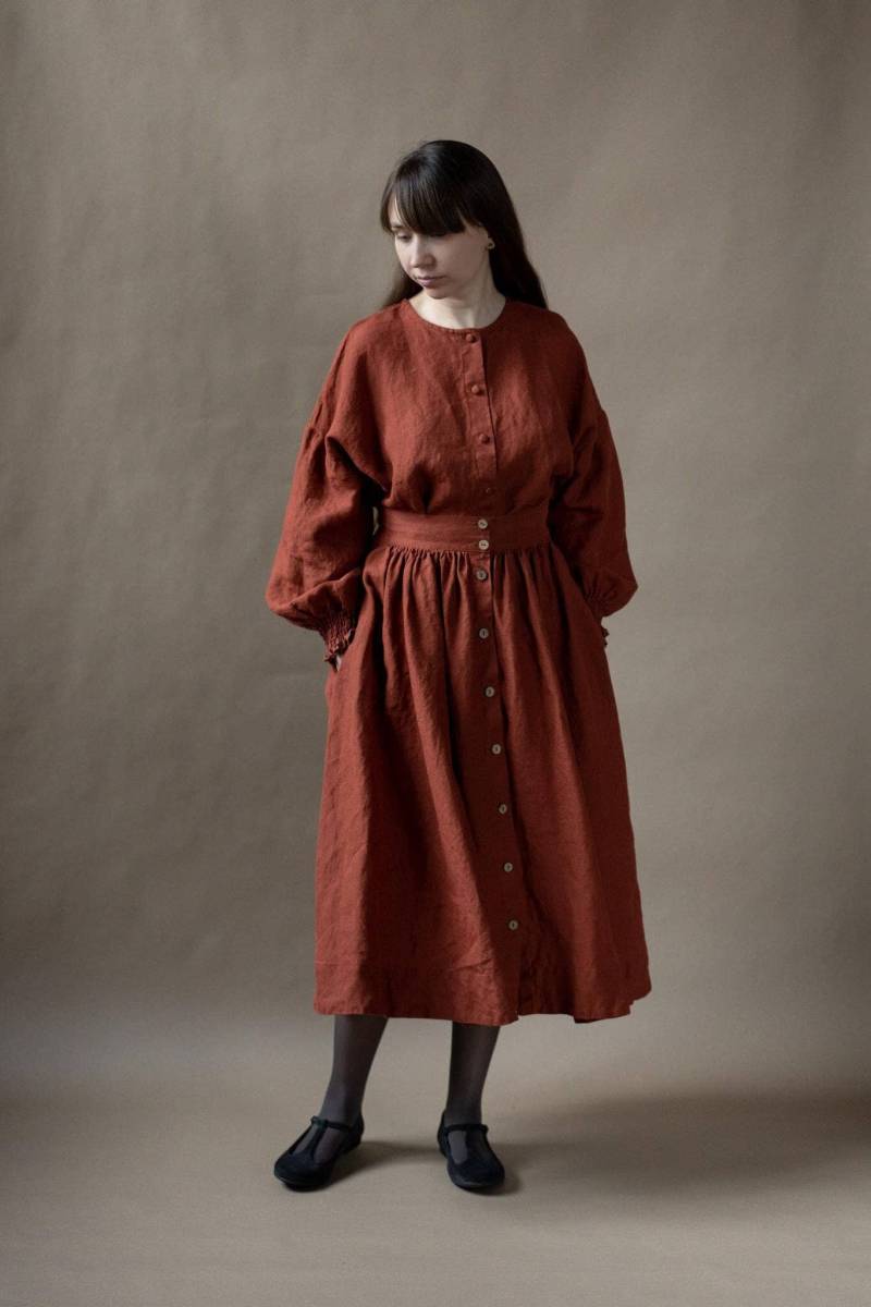 Damen Leinenhemd Evelyn Mit Langen Bischofsärmeln Shirring Bündchen Leinen Oberteile Lässige Leinenoberteile Vintage Bluse | Optional Stickerei von LaPetiteAlice