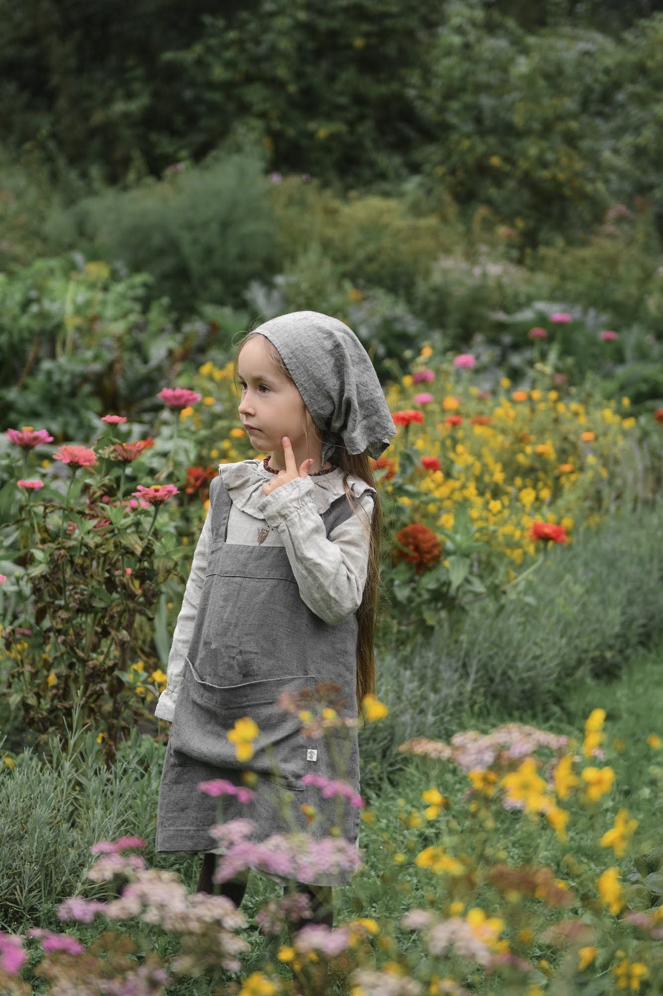 Kinder Traditionelle Handgefertigte Leinen Schürze | Optional Stickerei von LaPetiteAlice