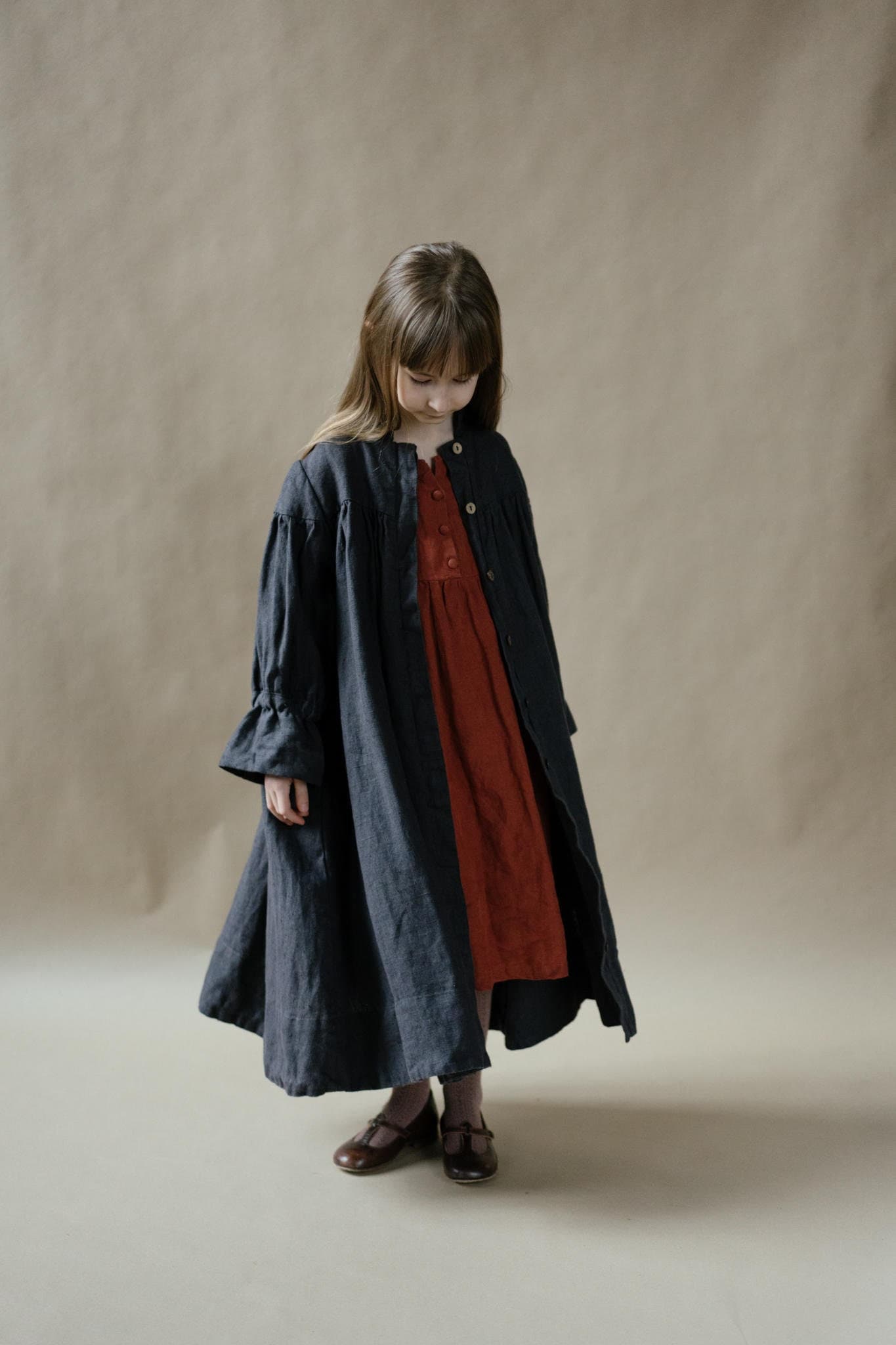 Langer Mädchen Leinen Mantel Geraffte Ärmel, Boho Vintage Stil von LaPetiteAlice