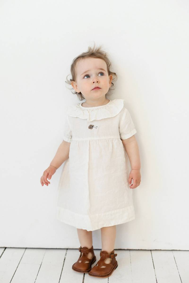 Leinen Baby Mädchen Kleid Rüschenkragen, Optional Mit Stickerei von LaPetiteAlice