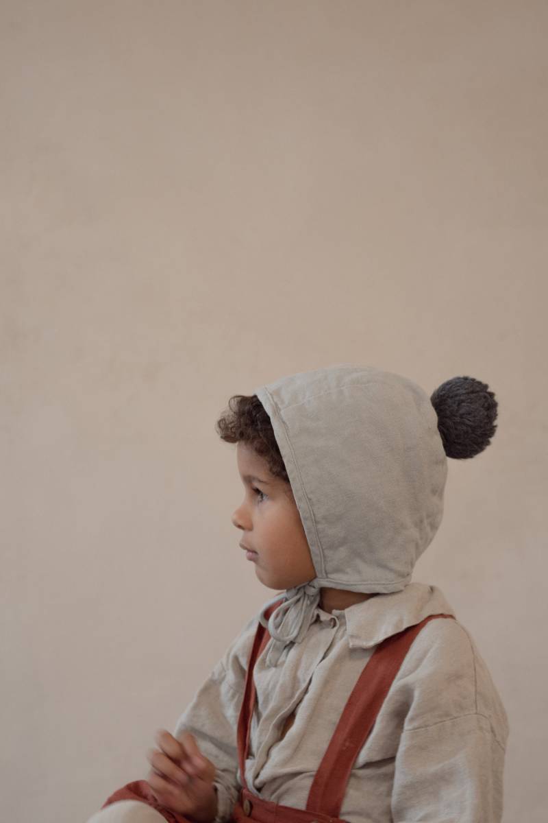 Leinen Baby Mütze Mit Woll Pompom - Optional Bestickung von LaPetiteAlice