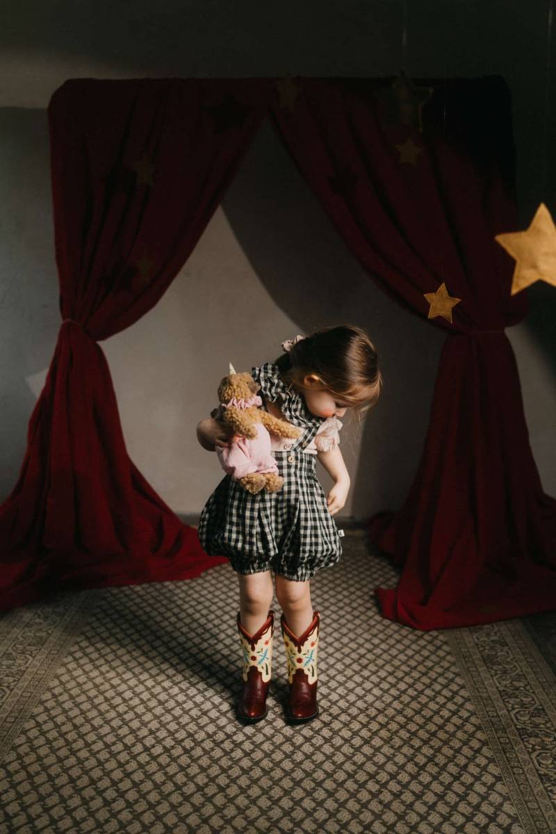 Leinen Baby Shorts Mateo Sommer Kinder Hose Mit Hosenträgern von LaPetiteAlice