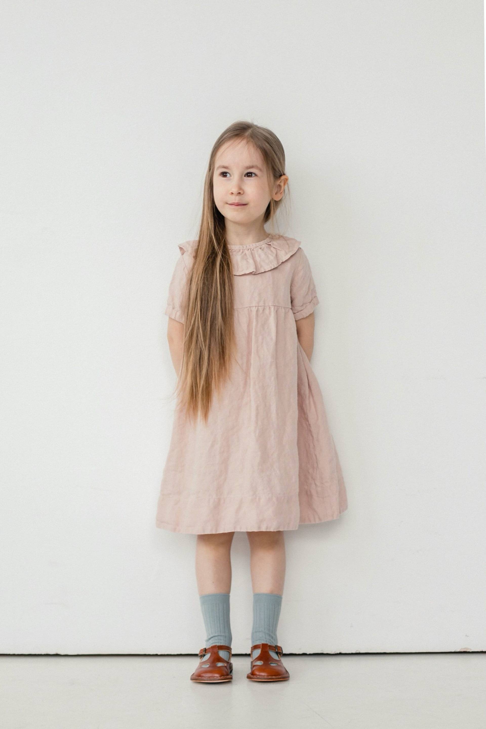 Leinen Babykleid Rubin Rüschen Kragen, Kurz Ärmel von LaPetiteAlice